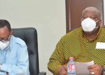 Henry Quartey meets stakeholders over ‘Aboboyaa’, ‘Okada’ restrictions in Accra