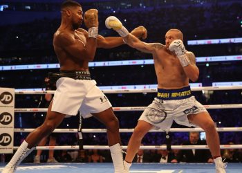 Usyk beats Joshua to win heavyweight titles by unanimous decision