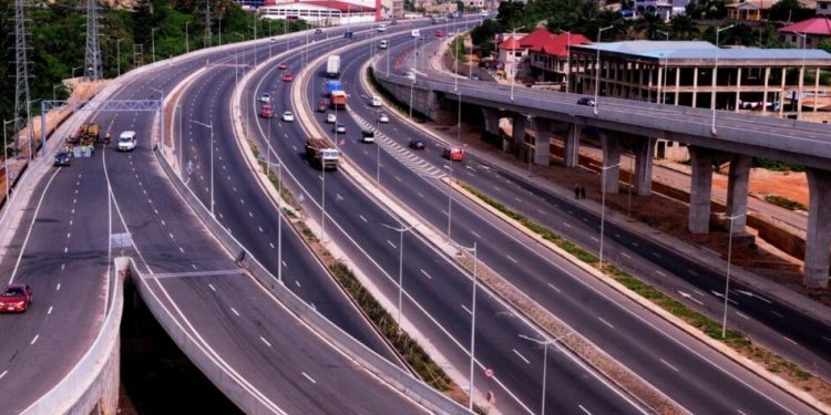 Newly installed crush barriers stolen on the Pokuase interchange. 1 pokuase 750x536 1