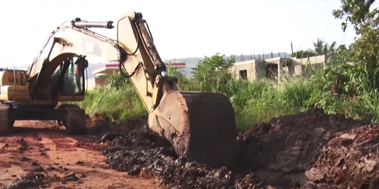 Construction work resumes on Ayi Mensah Danfa and Otinibi road following protest2 1140x570 1