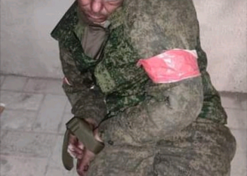 Ukraine Captures Russian Tank Battalion Commander (Photos)