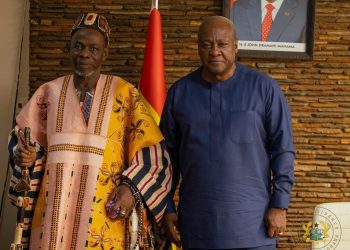 Mahama steps in to restore calm in Sawla-Bole, engages Yagbonwura