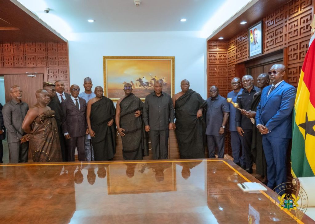 Otumfuo invites President Mahama to Asantehemaa's royal funeral 4 JM OTUM 4