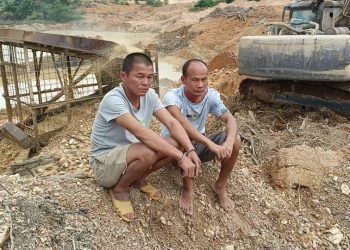 NAIMOS grabs two Chinese illegal miners polluting Subrisu River at Bekwai 10 NAIMOS grabs two Chinese illegal miners polluting Subrisu River at Bekwai