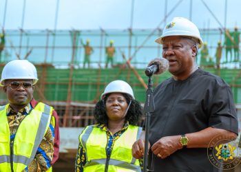 President John Dramani Mahama Announces Interim Measures to Tackle ‘No-Bed Syndrome’ During La General Hospital Visit