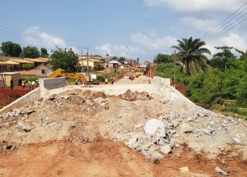 Mahama Inspects Apam–Mumford–Otuam Road Project, Commends Contractor’s Efficiency