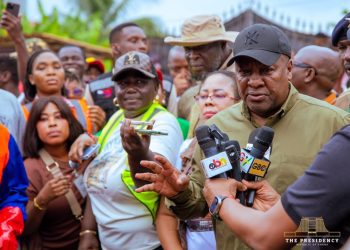 President Mahama Leads Day One of National Clean-Up Exercise at Tse Addo, Calls for Sustained Action Against Flooding 3 President Mahama Leads Day One of National Clean-Up Exercise at Tse Addo, Calls for Sustained Action Against Flooding