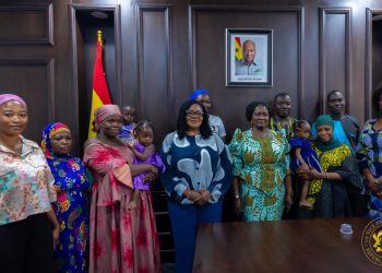 Veep meets Kayayei Association over livelihood challenges 2 Veep meets Kayayei Association over livelihood challenges