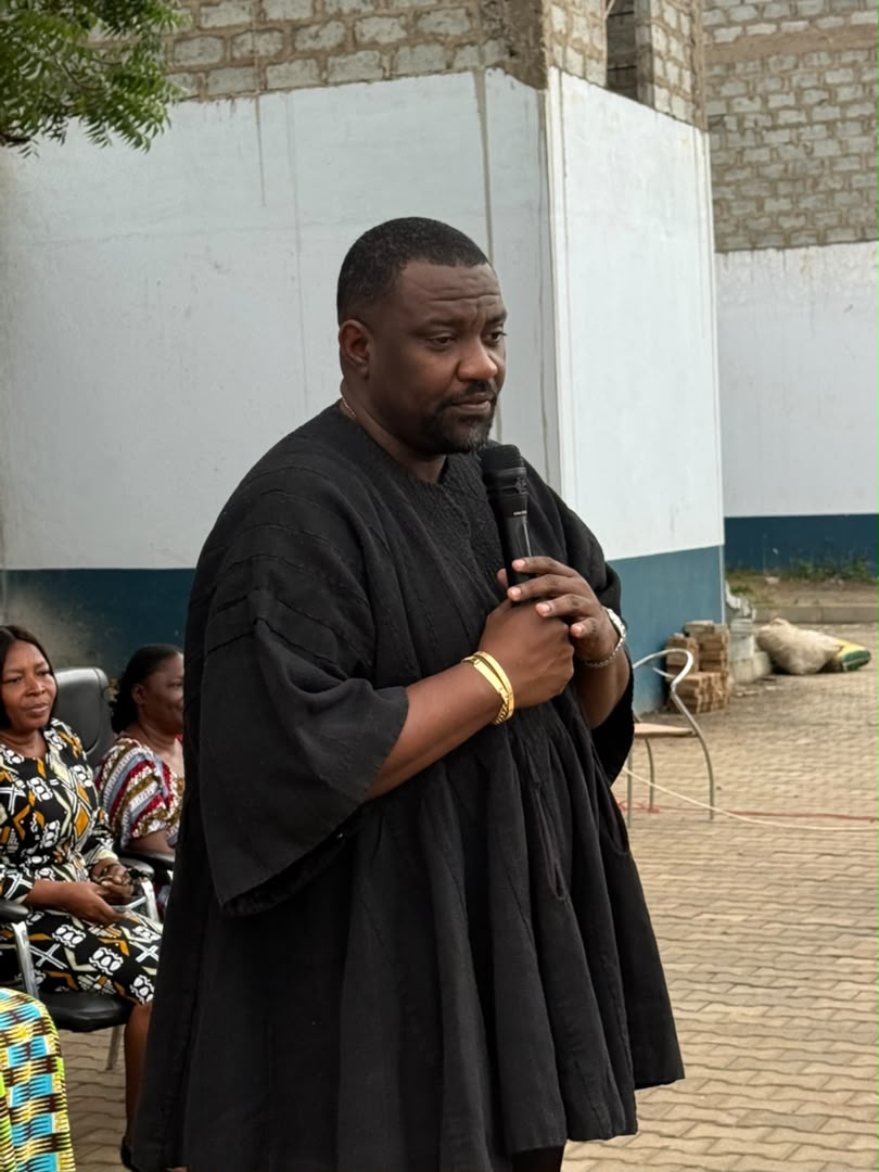 John Dumelo, MCE, Rolls Out 2,000-Desk Distribution as Accra College of Education Basic School Receives First Batch 3 jd3